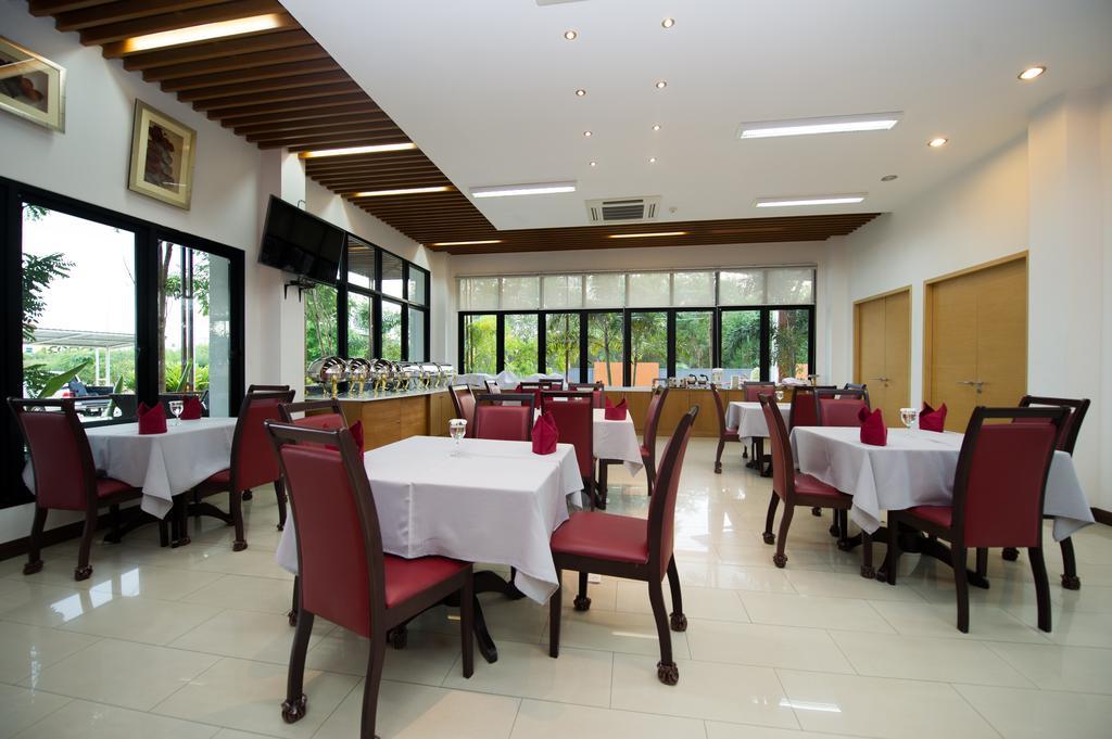 Mamaison Hotel Buriram Exterior foto