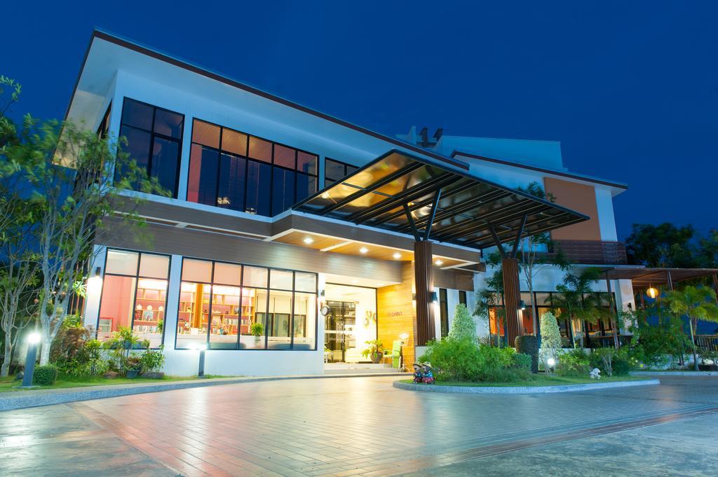 Mamaison Hotel Buriram Exterior foto
